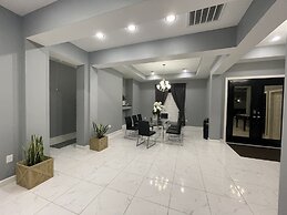 IAH SPHERIC Mini-mansion