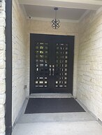 IAH SPHERIC Mini-mansion