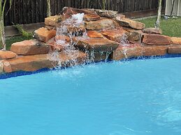 IAH SPHERIC Mini-mansion