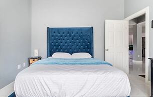 IAH SPHERIC Mini-mansion