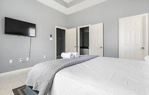 IAH SPHERIC Mini-mansion