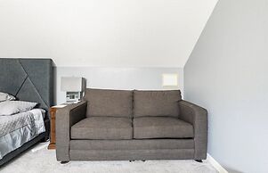 IAH SPHERIC Mini-mansion