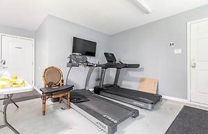 IAH SPHERIC Mini-mansion