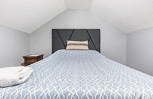 IAH SPHERIC Mini-mansion