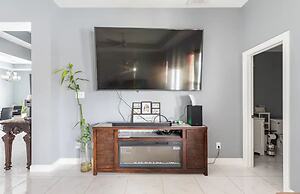 IAH SPHERIC Mini-mansion