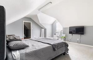 IAH SPHERIC Mini-mansion