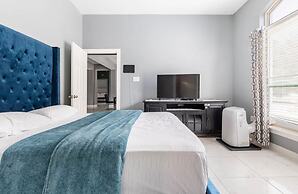 IAH SPHERIC Mini-mansion