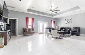 IAH SPHERIC Mini-mansion