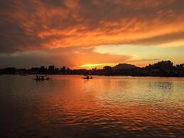 Kashmir Holiday Resort