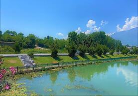 Kashmir Holiday Resort