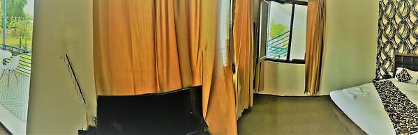 Kashmir Holiday Resort