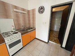 Green Apartment for 3