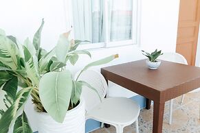 Marina Breeze Resort