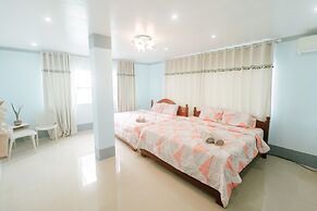 Marina Breeze Resort