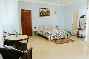 Marina Breeze Resort