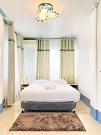 Marina Breeze Resort