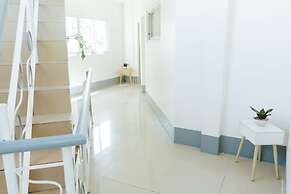 Marina Breeze Resort