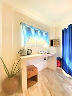 Marina Breeze Resort