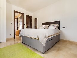 Belvilla by OYO Casa Osita