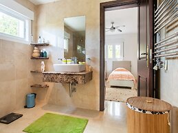 Belvilla by OYO Casa Osita