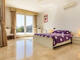 Belvilla by OYO Casa Osita