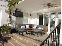 Belvilla by OYO Casa Osita