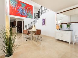 Villa in Granada With Sea Views & Pool