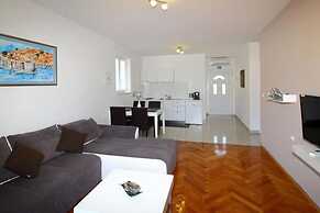 Apartments Dubreta - Superior Two Bedroom Apartment With Balcony