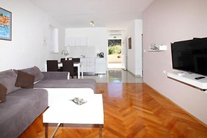 Apartments Dubreta - Superior Two Bedroom Apartment With Balcony