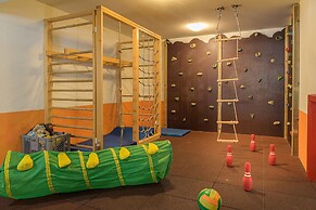 Beautiful Apartment in Viehhofen With hot tub