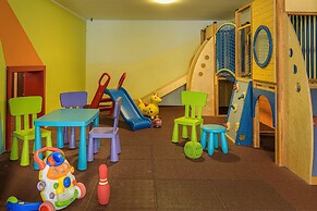 Beautiful Apartment in Viehhofen With hot tub