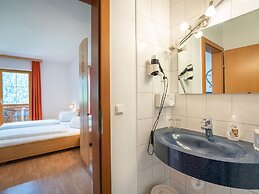 Plush Apartment With Mountain Views