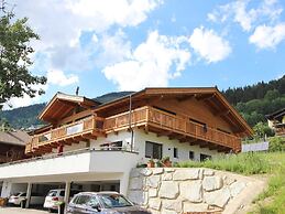 Top Holiday Apartment in Piesendorf