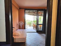 Belvilla by OYO Appealing Apartment With Pool