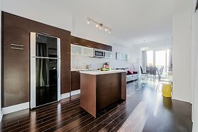 Breathtaking City Views Spacious Fully Furnished Condo - Sleeps 6, Fre