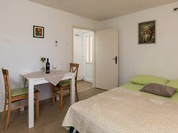 Apartment Meet & Greet- Studio Apartment With Terrace and Sea View