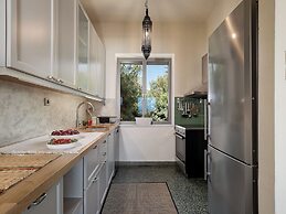 the House by the sea Beach Holiday Villa for Families up 8-9 Persons