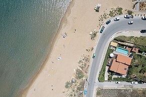 the House by the sea Beach Holiday Villa for Families up 8-9 Persons