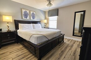 Paradise By The Parks 9 Bedroom Home by Redawning