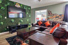 Paradise By The Parks 9 Bedroom Home by Redawning