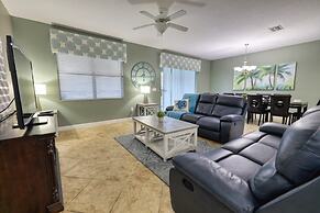 Paradise By The Parks 9 Bedroom Home by Redawning