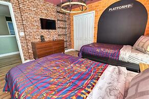 Paradise By The Parks 9 Bedroom Home by Redawning