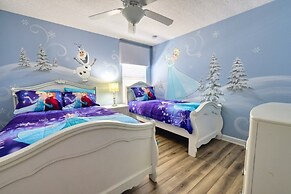 Paradise By The Parks 9 Bedroom Home by Redawning