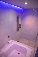 Hotel ByHours Circunvalar