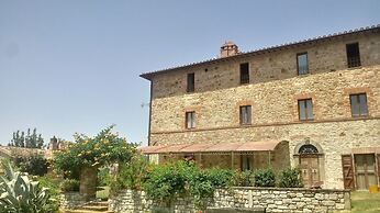 Umbrian Farmhouse Retreat With Private Pool and Garden