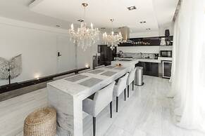 Bh78 Vip Penthouses Immersive Magic Experience