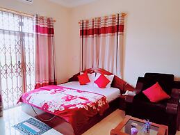 Renajoe Exclusive Centre