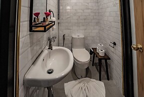 Luxury Industrial Flat 5 Mins From Nimman