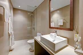 Stunning 80m2 Sea View Apartment, 1-min To Beach