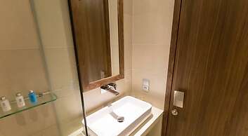 Stunning 80m2 Sea View Apartment, 1-min To Beach